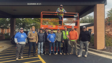 FZ apprentices putting up christmas lights