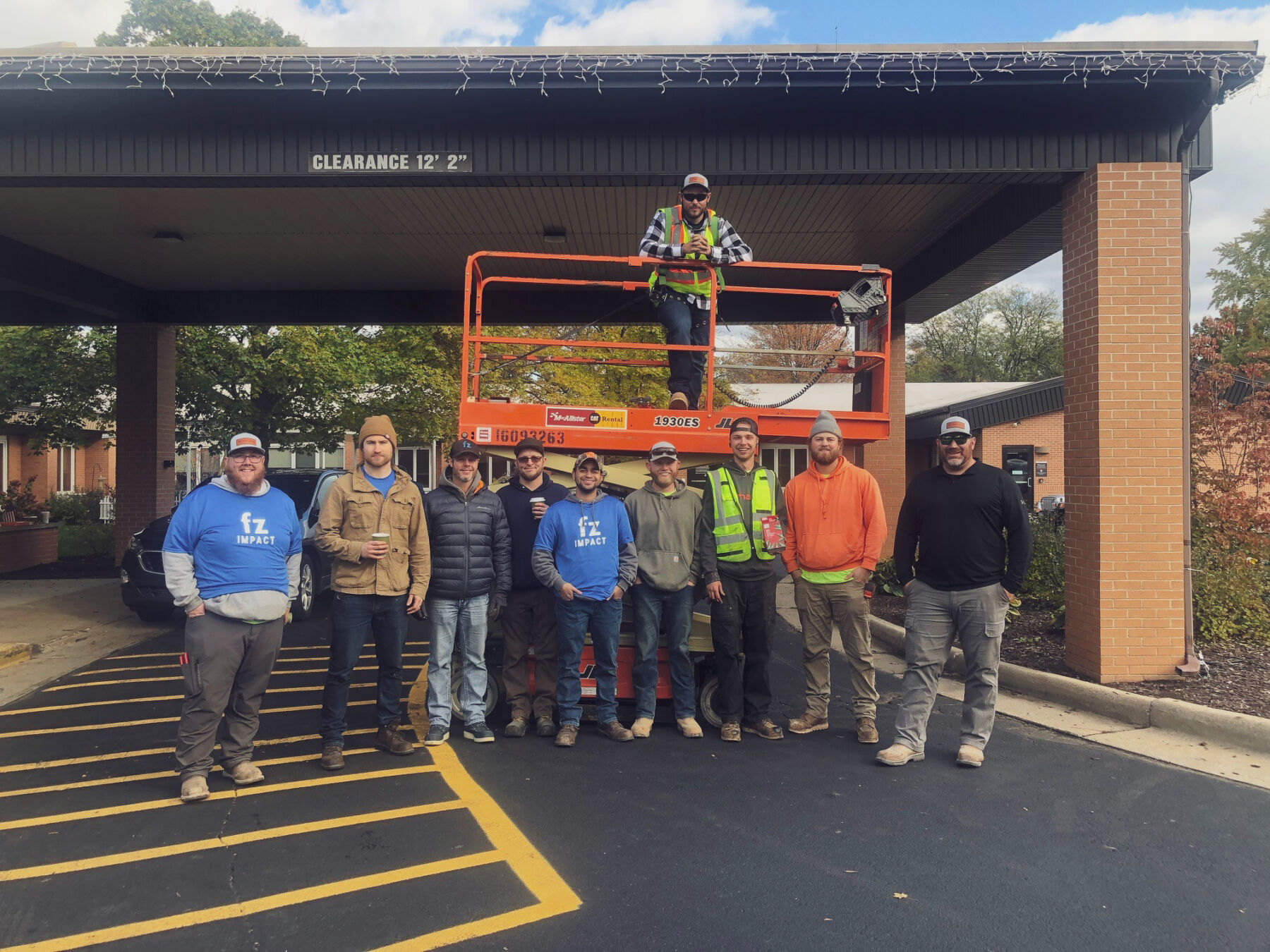 FZ apprentices putting up christmas lights